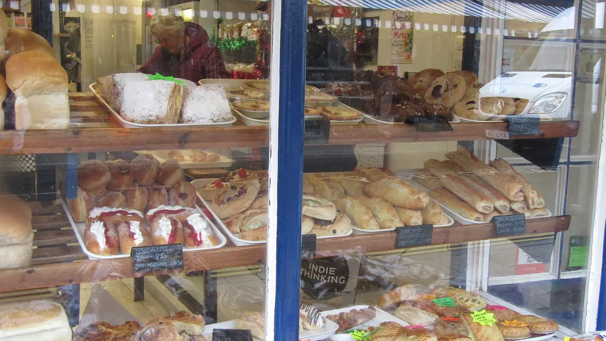 Greggs bakery – bakery in Browning Estate, London